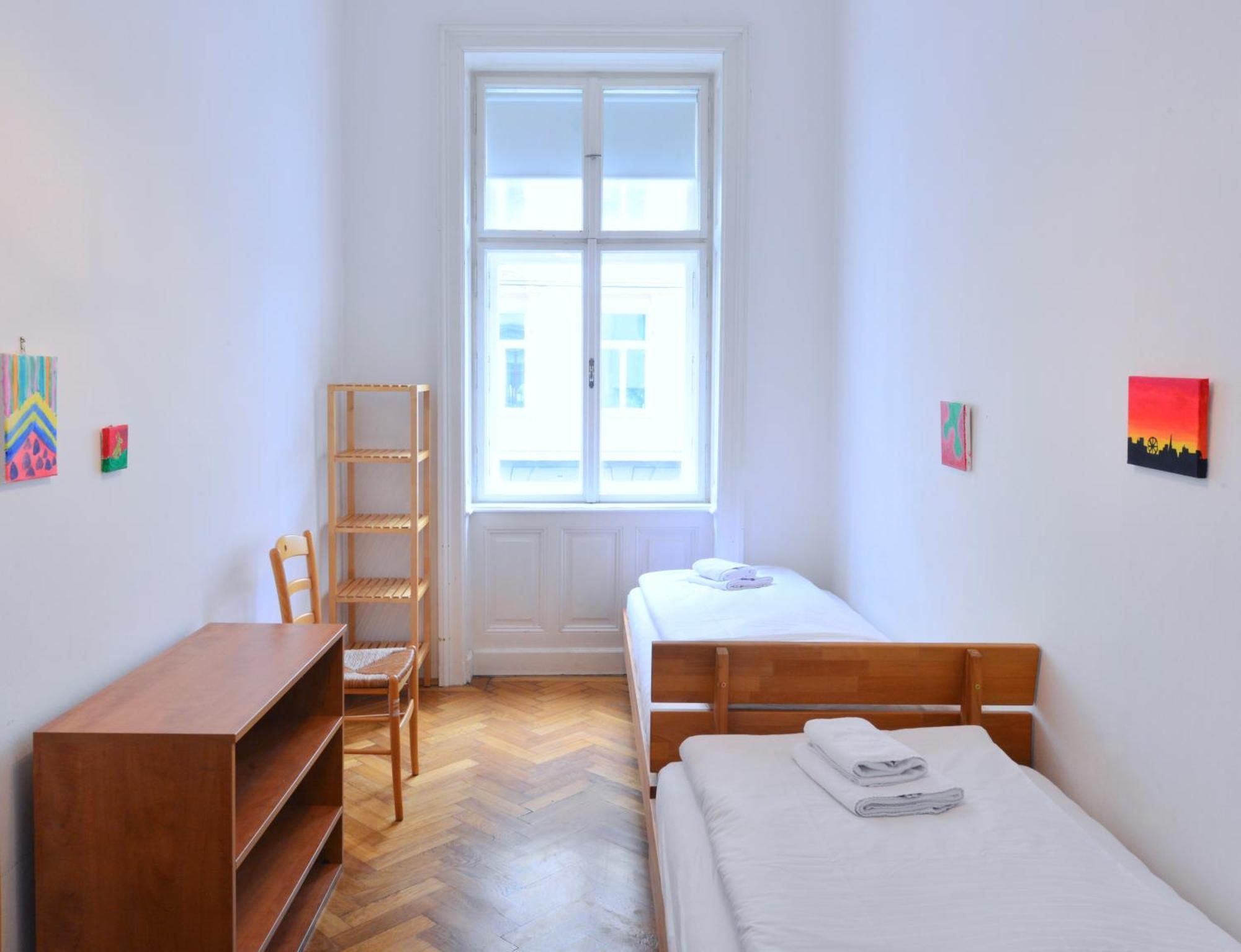 Top Flat - 1 Free Parking Space At The Metro Vienna Exterior photo