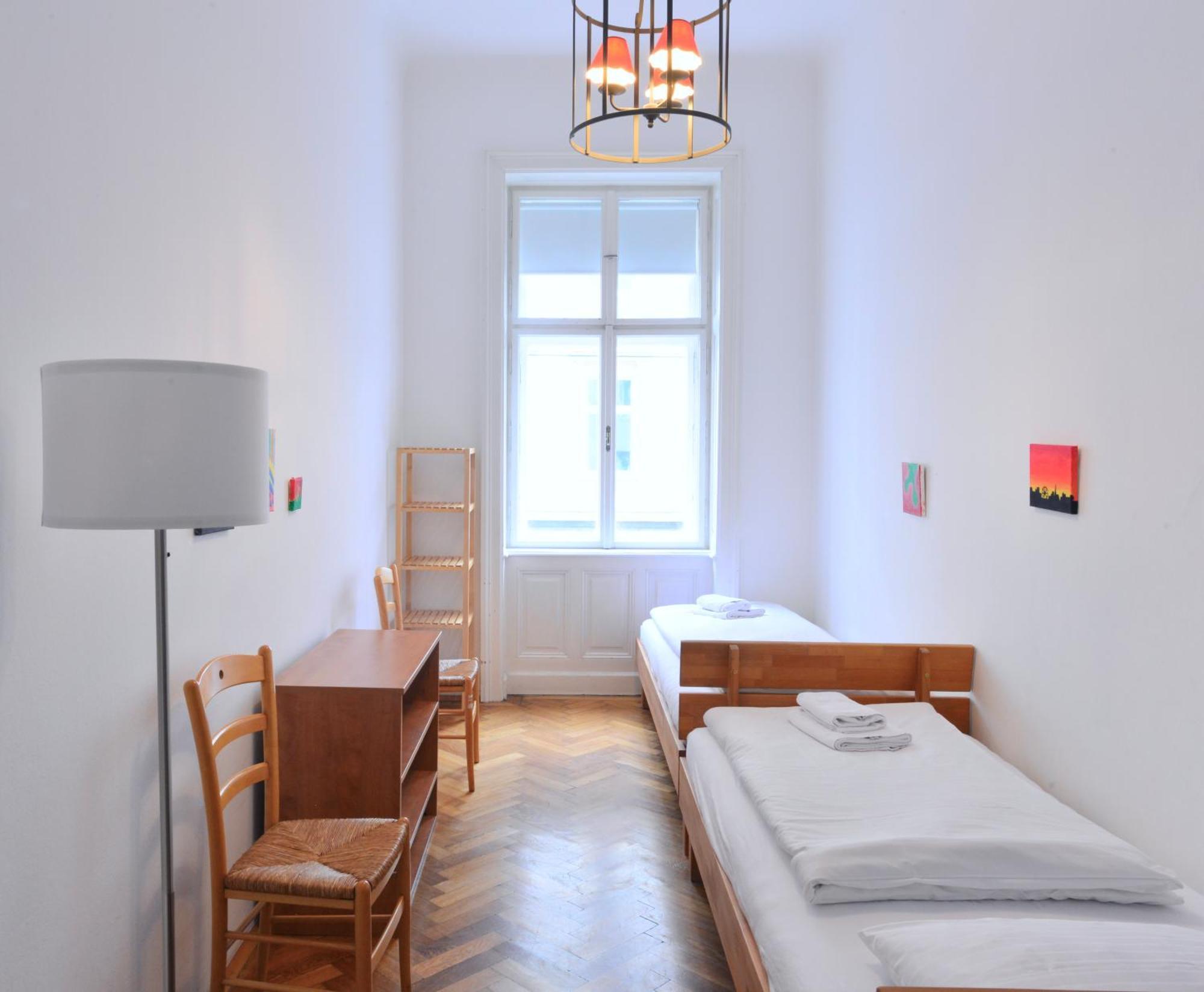Top Flat - 1 Free Parking Space At The Metro Vienna Exterior photo
